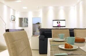 Unclassified image, 2 of 26, button