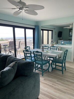 TV - Amazing 180 degree Atlantic Ocean and beach views. (Myrtle Beach)