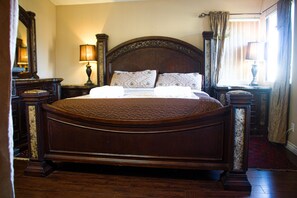 4 bedrooms, iron/ironing board, free WiFi, bed sheets