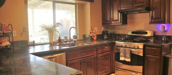 Tranquil 4BR/3BA private house w/ inviting yard perfect for any type of stay