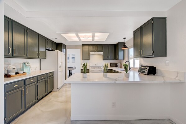 Fridge, microwave, oven, stovetop