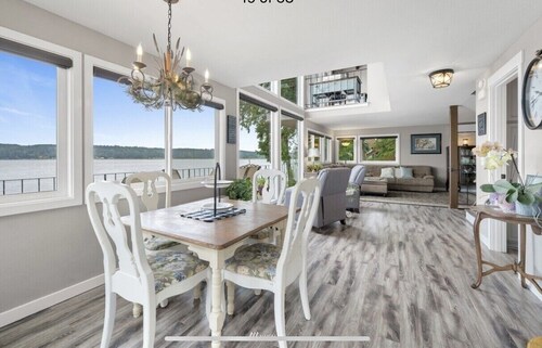 beachfront, private, water views from all rooms, high-end, 7mins to shops.  