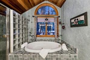 Hair dryer, towels - SkiView Lodge: Pool Table, Bunk Beds, 3 Suites, Near Trout Creek Rec (Truckee)