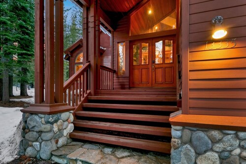 SkiView Lodge: Pool Table, Bunk Beds, 3 Suites, Near Trout Creek Rec