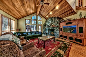 تلفزيون ذكي، مدفأة، ألعاب فيديو، مشغل دي في دي