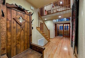 Interior - Ski View Tahoe: 9 beds, Game Room, Wood Fireplace (Truckee)