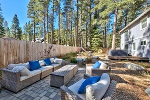 Terrace/patio - Tahoe Spa Retreat: Sauna, Hot Tub, Game Room, Pets (South Lake Tahoe)