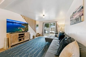 Smart TV, video games, offices - Tahoe Spa Retreat: Sauna, Hot Tub, Game Room, Pets (South Lake Tahoe)
