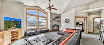 Air Conditioning, Private Hot Tub, Pet Friendly, Near Lake, Bunks, Extra Kids Allowed