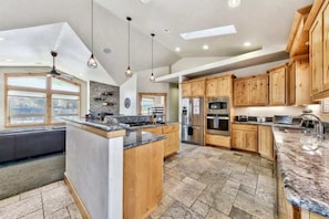 Fridge, microwave, oven, stovetop - Tahoe Mountain Retreat: A/C, Hot Tub, Dog Friendly (South Lake Tahoe)