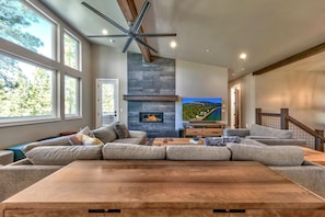 Smart TV, DVD player, stereo, offices