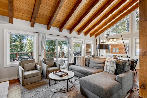 Smart TV, fireplace, video games, DVD player