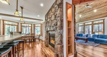 Winter Haven: 9 Beds, Foosball, Fireplace, Beautiful Location