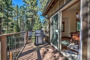 Terrace/patio - Hot Tub, Air Conditioning, Games, EV Charger (South Lake Tahoe)