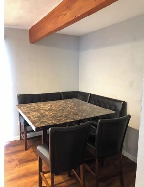 تناول الطعام