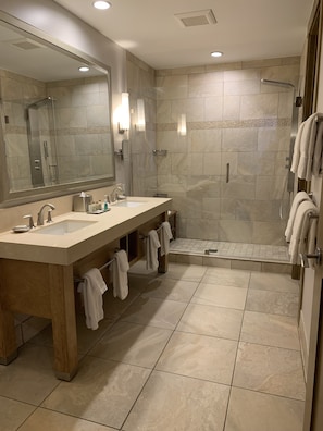 Combined shower/tub, hair dryer, towels, soap
