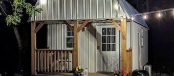 The "40 Steps" Cabin Tiny house