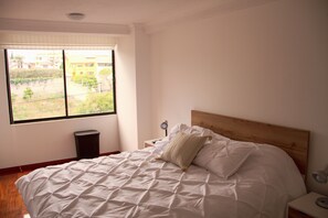 4 bedrooms, WiFi, bed sheets