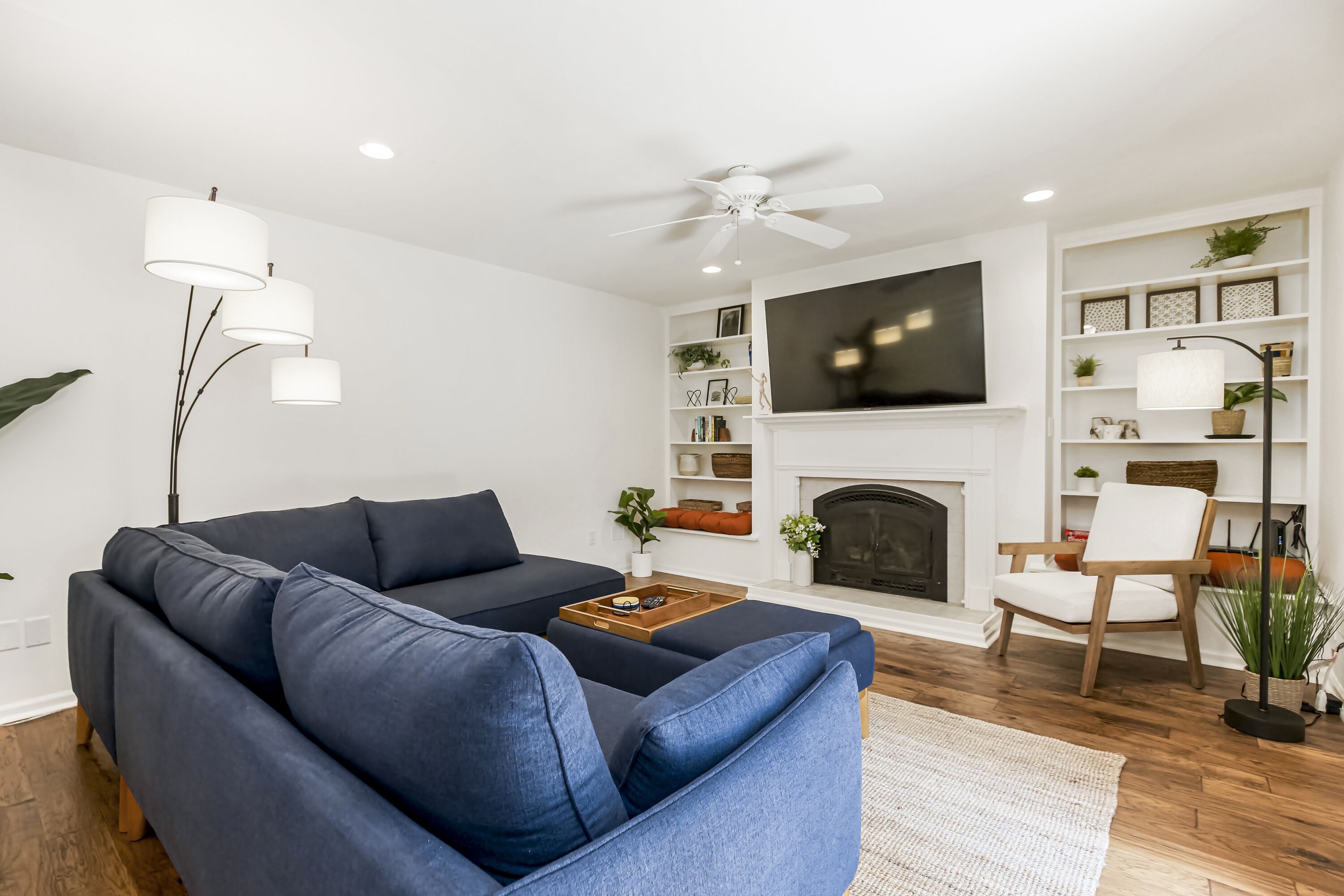 Smart TV, fireplace, table tennis