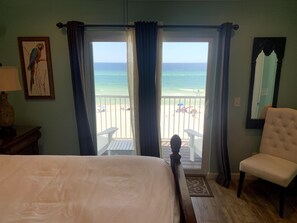 4 bedrooms, iron/ironing board, travel cot, free WiFi - Luxury Beachfront Westend Townhome - 4 Ensuite Bedrooms w Pool (Panama City Beach)