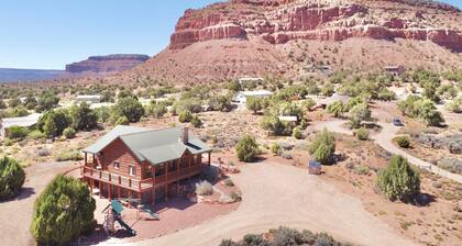 Pet-Friendly Kanab Cabin w/ Hot Tub Near Zion