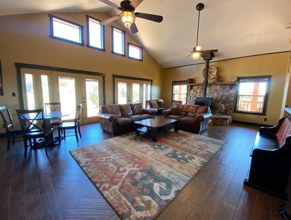 TV, fireplace, offices