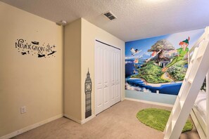 3 bedrooms, iron/ironing board, travel crib, internet