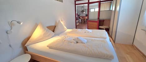 2 slaapkamers, een strijkplank/strijkijzer, wifi