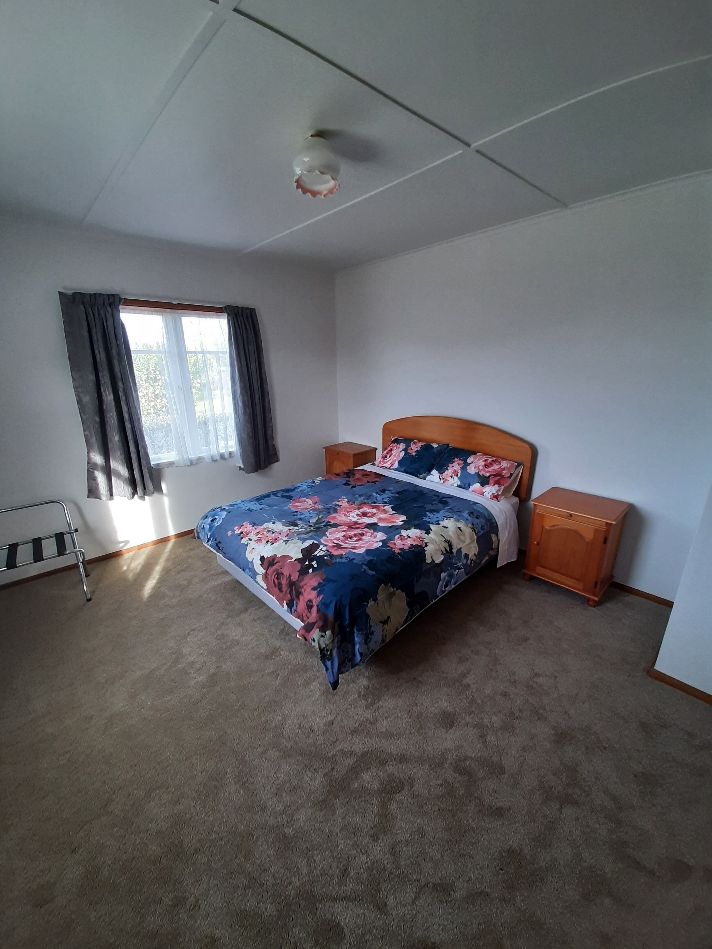4 bedrooms, desk, iron/ironing board, free WiFi
