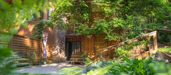 A Retreat -Romantic,Private Hot Tub,Riverside,Forest, Private,Quiet, not a hotel