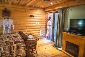 1 Schlafzimmer, Zimmersafe, Schreibtisch, Bügeleisen/Bügelbrett