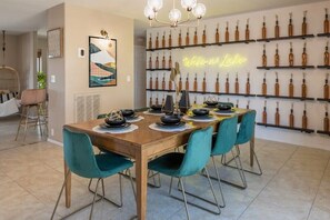 Dining - Unique 3 bdrm + Studio w/ Lake and Mountain Views (Lake Havasu City)