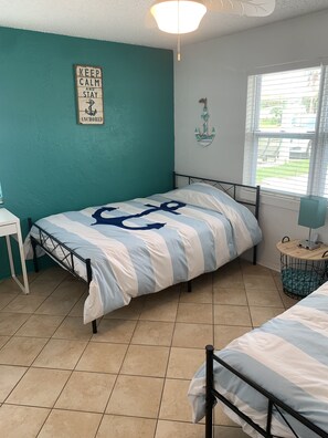 2 slaapkamers, een bureau, wifi, beddengoed
