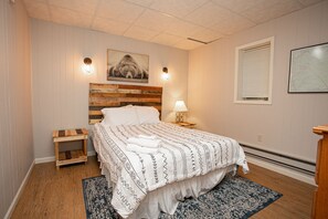 5 bedrooms, free WiFi, bed sheets