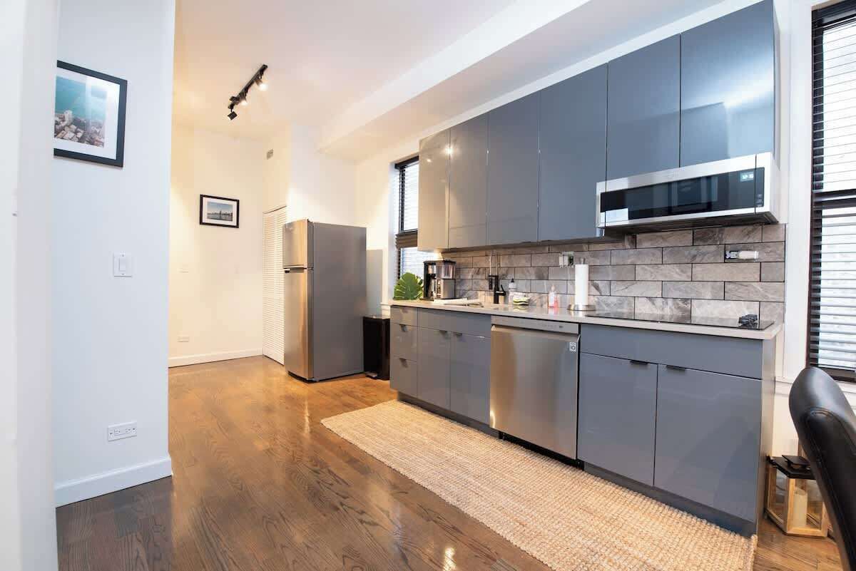 Refrigerador, microondas, parrilla de estufa y lavavajillas 