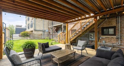 Charming & Comfy Gem ~ 10 Mins to Downtown ~Patio!