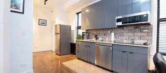 Charming & Comfy Gem ~ 10 Mins to Downtown ~Patio!