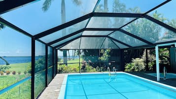 Udendørs pool, opvarmet pool