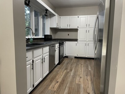 Charming 1920 Historic Home near Huntley Square with Arcade Games!