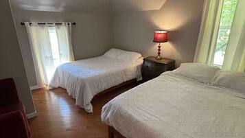 3 bedrooms, iron/ironing board, travel cot, free WiFi