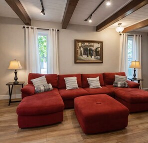 Smart TV, DVD player, books - Charming 1920 Historic Home near Huntley Square with Arcade Games! (Huntley)