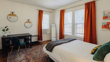 1 soverom, skrivebord, strykejern/-brett og wi-fi (inkludert)