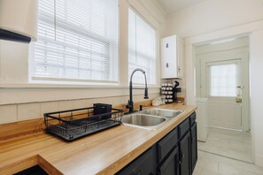 Fridge, microwave, oven, stovetop - Historic Revival 2BR Midtown Memphis Free Parking (Memphis)