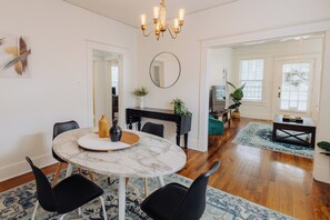 Dining - Historic Revival 2BR Midtown Memphis Free Parking (Memphis)