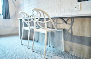 Tomannsrom – standard, ikke-røyk (with Counter) | Skrivebord, blendingsgardiner, strykejern/-brett og wi-fi (inkludert)