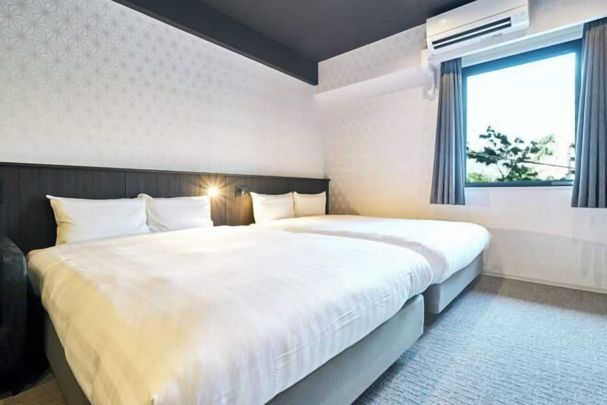 Desk, blackout drapes, iron/ironing board, free WiFi