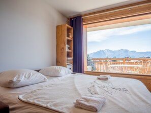 2 室のベッドルーム、WiFi、ベッドシーツ