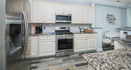 Top Shelf by SoCharm | Luxury Penthouse - Restaurants, Community Pool, Massage, and More!