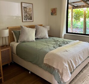 4 bedrooms, travel cot, free WiFi, bed sheets