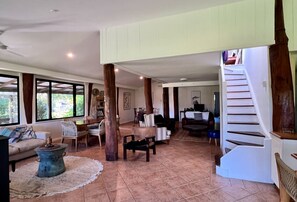 Smart TV, fireplace - farmhouse Pemberton Australia (pemberton)
